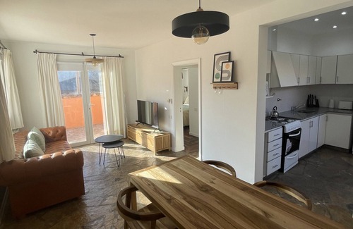 Tandil House | Casa en el Lago con Cochera - 3 Ambientes