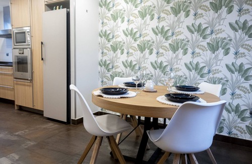 San Cristobal House | Casa en Vitoria-gasteiz Cerca del Centro de la Ciudad, Amplia y Acogedora