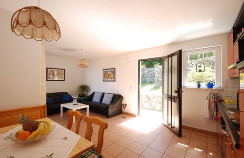San Nazzaro House | Casa Esmeralda SERENITA - 3-room apartment, approx. 65 m², with garden seating area