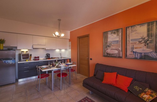 Sasso Moro Apartment | Casa Fiorita Pool and Lake, Leggiuno, Italy