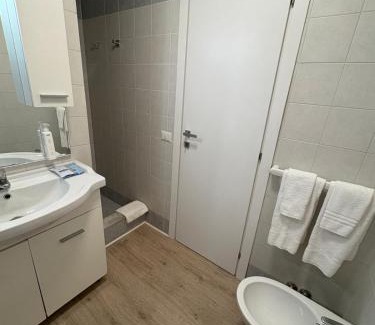 Ciampino Bed & Breakfast | Casa flowers