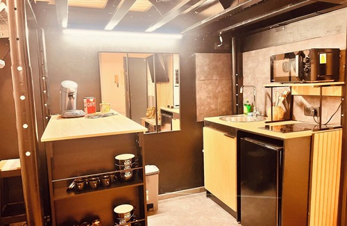 Faubourg Apartment | Casa fresco 1