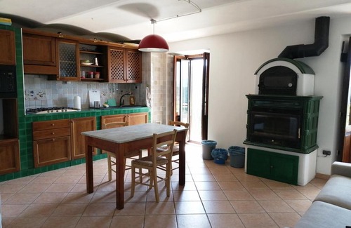 Serravalle di Chienti Apartment | Casa Gianfranco Millepapaverirossi