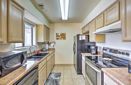 Eleven Mile Corner Apartment | Casa Grande Getaway with Access to Golf Course!
