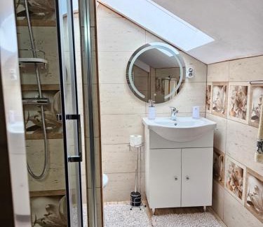 Jiblea Veche House | Casa Hera