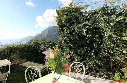 Nocelle House | Casa Ilnira E, fully refundable with voucher*: A bright and elegant apartment in a quiet position, located on a hillside above the sea, with Free WI-FI.