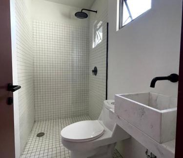 Chapalita House | Casa Ixaya by Barrio México