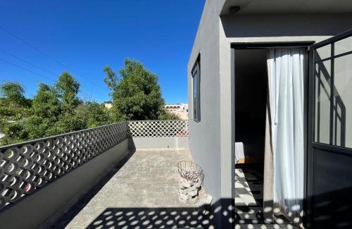 Chapalita House | Casa Ixaya by Barrio México