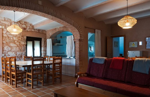 Valdevacas y Guijar House | Casa La Palaina (full rental) for 30 people and large patio.