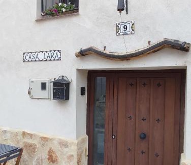 Valdecabras House | CASA LARA CIUDAD ENCANTADA