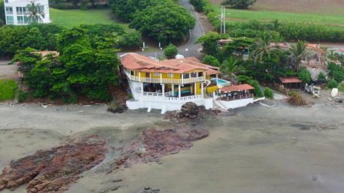 Las Tablas Hotel | Casa Lassini, Oceanfront Lodging, Playa Las Comadres