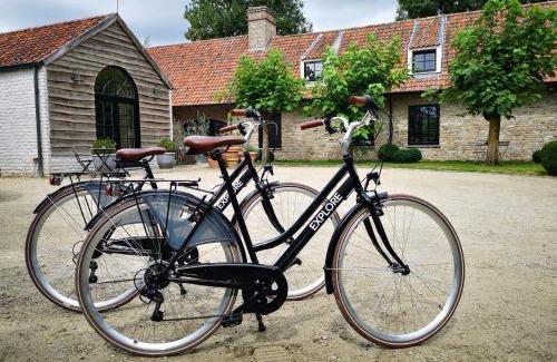 Oostkamp Bed & Breakfast | Casa Leone near Bruges with jacuzzi & parking