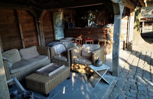 Oostkamp Bed & Breakfast | Casa Leone near Bruges with jacuzzi & parking