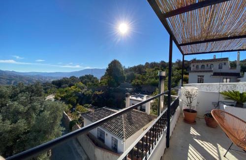 Pinos del Valle Bed & Breakfast | Casa Limon
