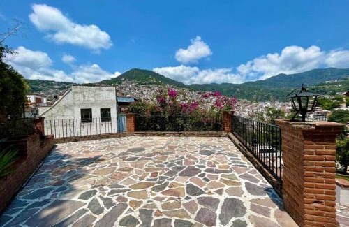 Taxco House | Casa Linda Vista cómoda y acogedora con cochera a 10 min zócalo
