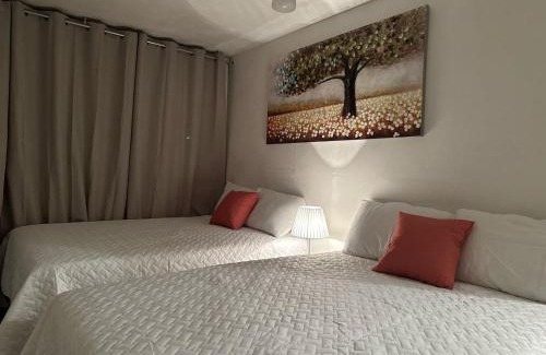 Zona 12 House | Casa Los Lirios