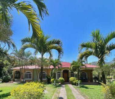 Pena Blanca House | Casa LuzLago 2