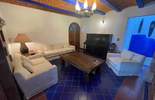 La Magdalena House | Casa Manantial. Spectacular House Downtown TX 12p