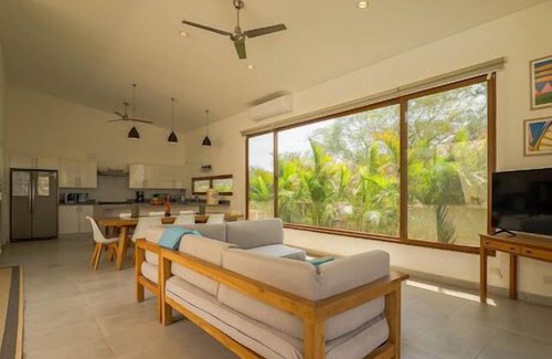 Popoyo House | Casa Margarita ~ Stress free Zone on the Beach with StarLink!