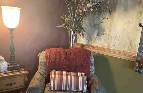 La Salle Apartment | Casa Mia Apartment 10 miles from starved rock