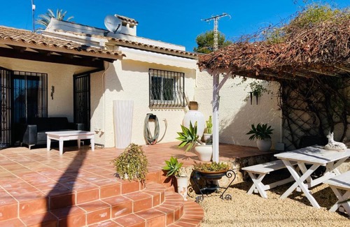 La Colina Bed & Breakfast | Casa Mina Villa Rooms Available
