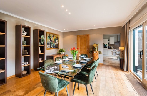 Westende House | Casa Newport - Charming Holiday Home with big garden for 6 guest