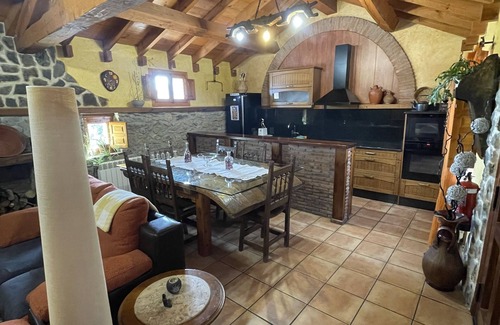 Guardo Cottage | Casa Obis - Casa Rural con Jardín, Barbacoa y Unas Espectaculares Vistas