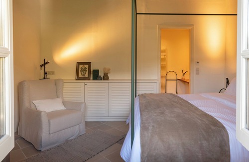 Treis Elies Bed & Breakfast | Casa Oliva