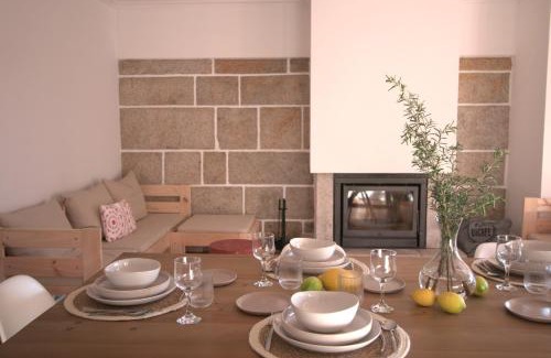 Ofir House | Casa Ondas - Ocean-Inspired Stay
