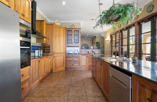 Swan Bay House | Casa Pacifica - A trip to Spain, 2 Hours From Sydney. Luxury Waterfront Villa, Escape, Relax, Reset.