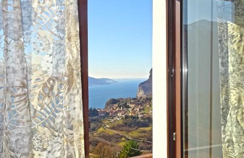 Voltino Apartment | Casa Palanca Lake view apartment by Gardadomusmea