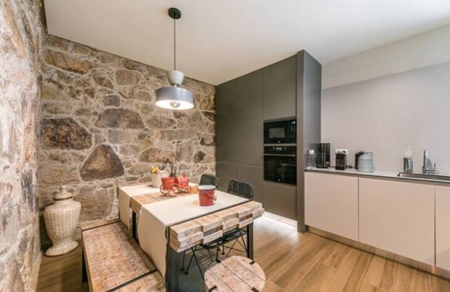 Louredo Apartment | Casa Pelourinho de Louredo with pool