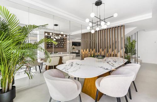 Golden Mile House | Casa Penati - Marbellamar