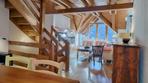 Benos House | CASA PINCELA