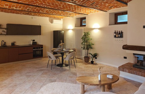 San Martino Alfieri House | Casa Profumi di Barbera 4: Infinity Pool, 2 Luxurious Bedrooms & Historic Charm