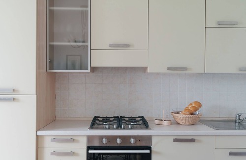 Petriolo House | Casa Rosa, a typical Marche dwelling with a Provençal flavor