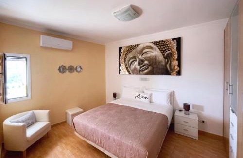 Teror Apartment | CASA ROSALÍA. APARTAMENTO CON VISTAS A LA MONTAÑA