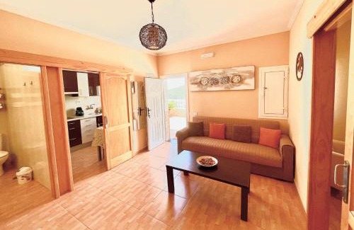 Teror Apartment | CASA ROSALÍA. APARTAMENTO CON VISTAS A LA MONTAÑA