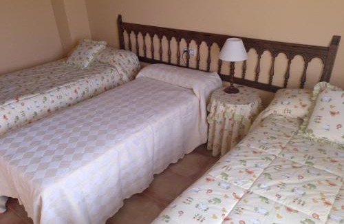 Villarroya de los Pinares House | CASA RURAL AMADOR