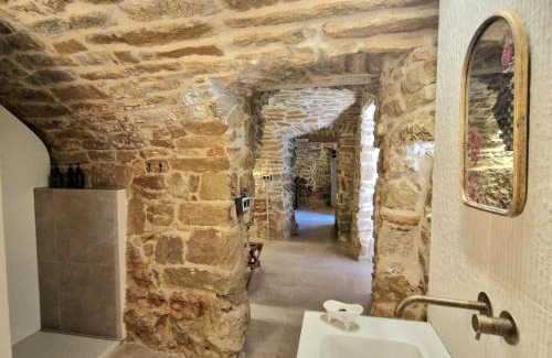 Palou House | Casa Rural Cal Roseto con jacuzzi