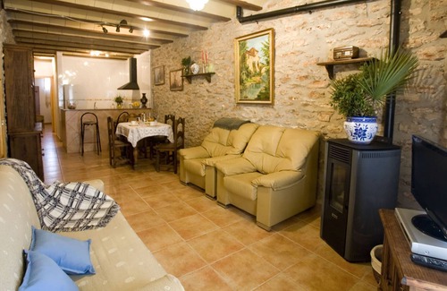 San Jorge House | Casa Rural Carmens: Espacio Amplio y Tranquilo Para Grupos Grandes