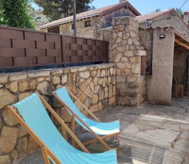 Hoyos del Espino House | CASA RURAL EL TOLEO