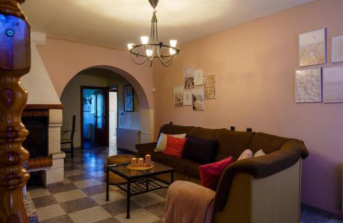Carboneras de Guadazaon House | Casa Rural Campoamor