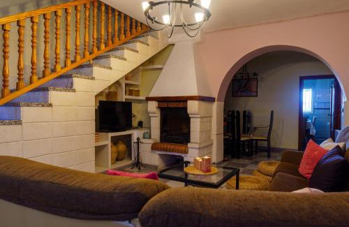 Carboneras de Guadazaon House | Casa Rural Campoamor