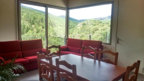 Cellers Villa | CASA SAPEIRÓ - Allotjament Rural