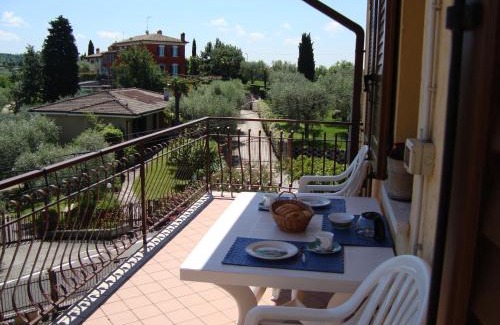 Calmasino Apartment | Casa Sole Appartement con terrazzo