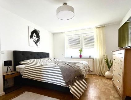 Regensburg Apartment | Casa Sophia - stadtnahe, großzügige Ferienwohnung