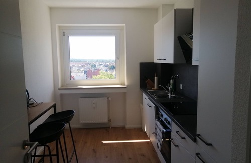 Oberhausen-Sud Apartment | Casa Sunset, close to the city, top view, 1 min to streetcar and bus