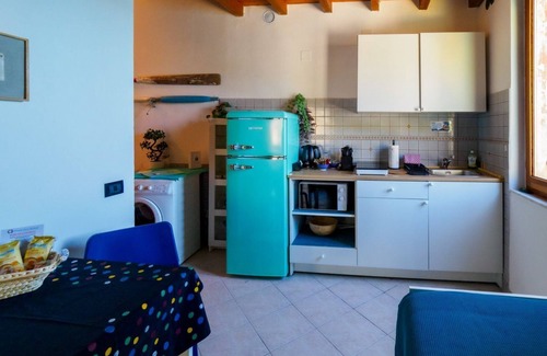 Vernazza Apartment | Casa Teresa with AC and Balcony