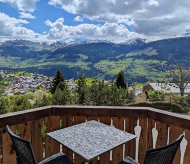 Brigels Ski Chalet | Casa Tgiet